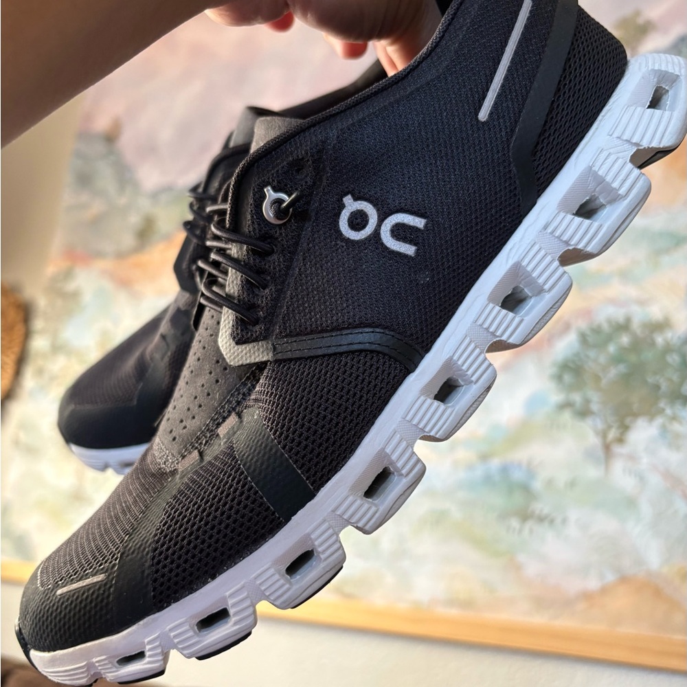 On Cloud Running Black Athletic Shoes with CloudTec Technology